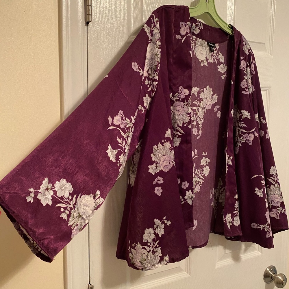 Purple floral kimono with slightly belled sleeves